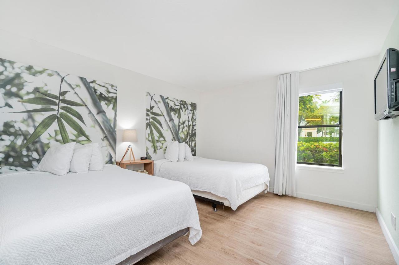 Doral Inn & Suites Miami Airport West ภายนอก รูปภาพ