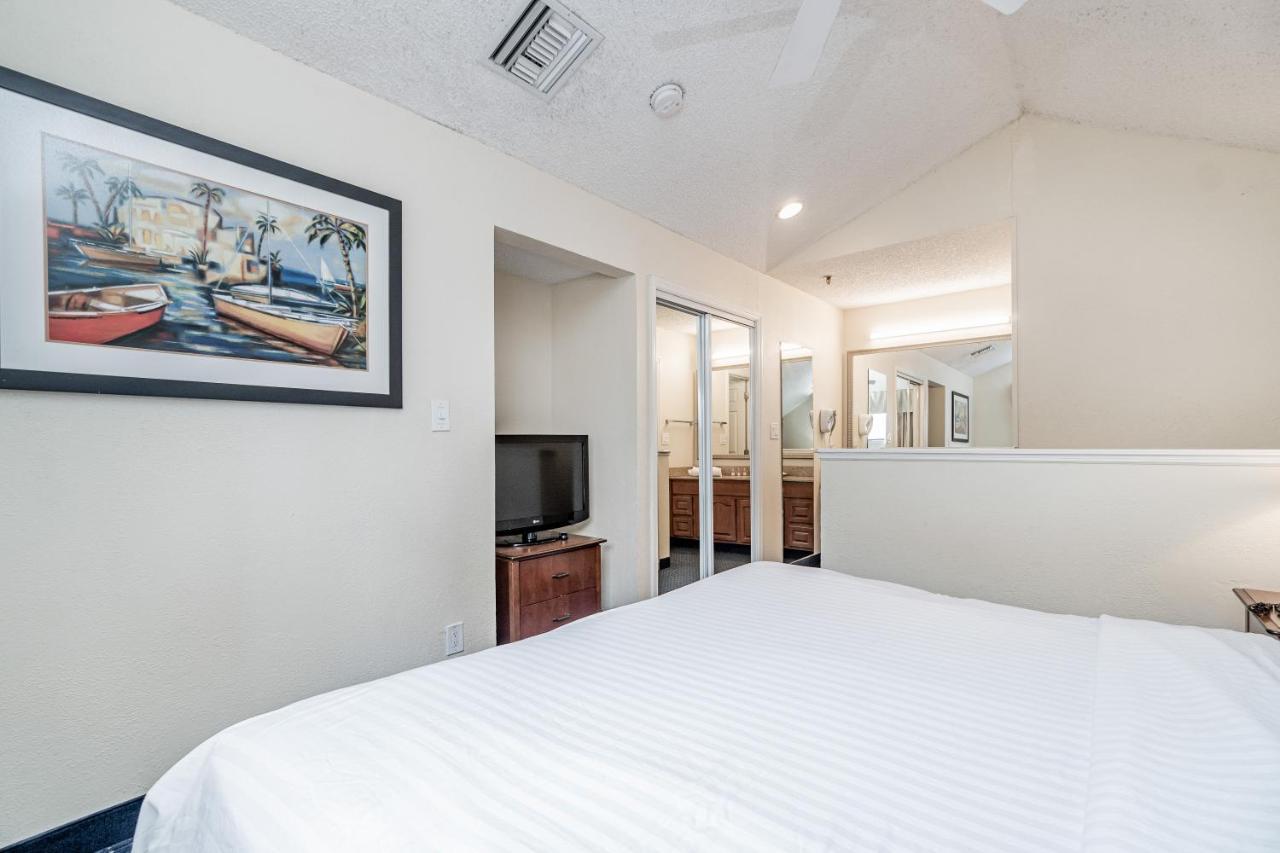 Doral Inn & Suites Miami Airport West ภายนอก รูปภาพ